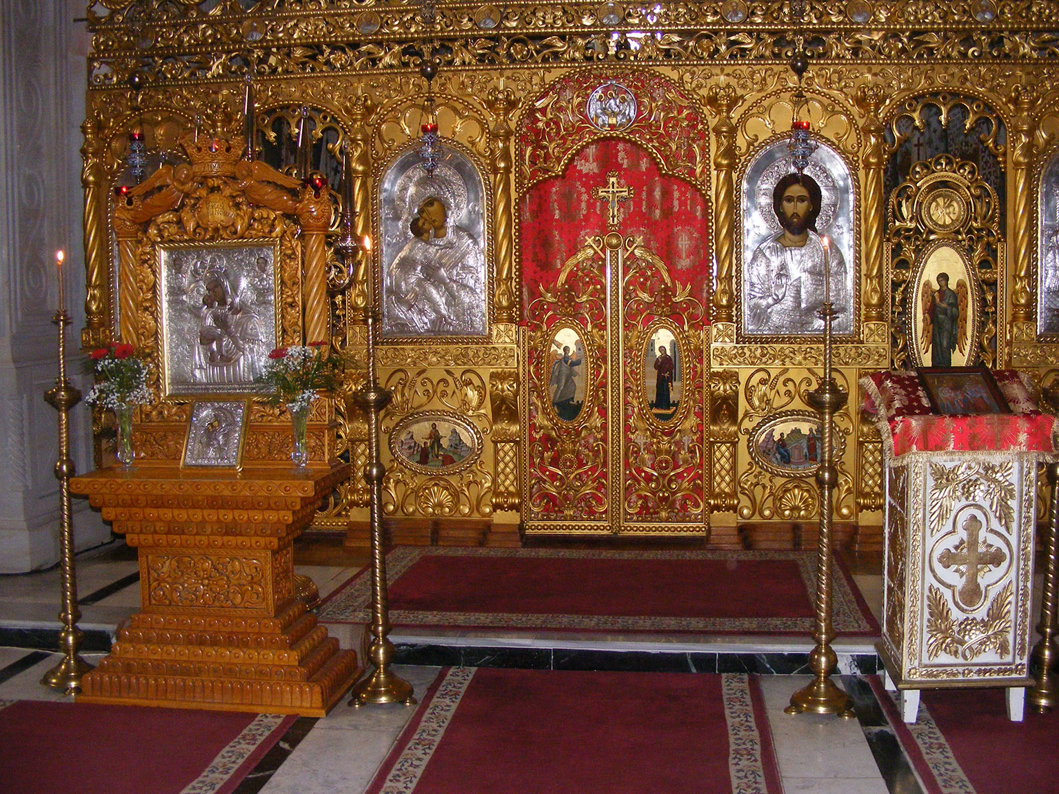 Manastirea Carmazani Vadu Moldovei interior