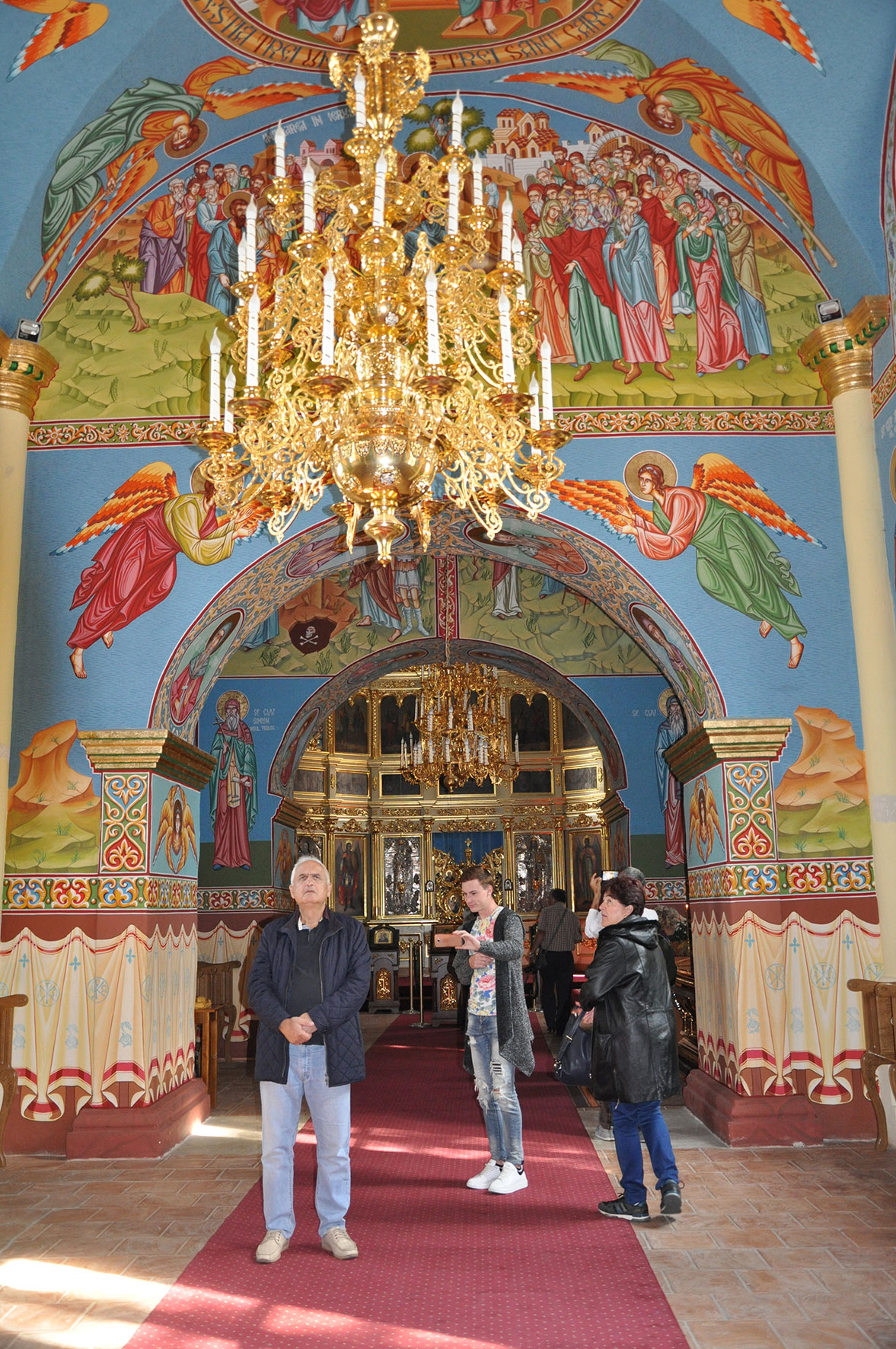 interior biserica voievodala