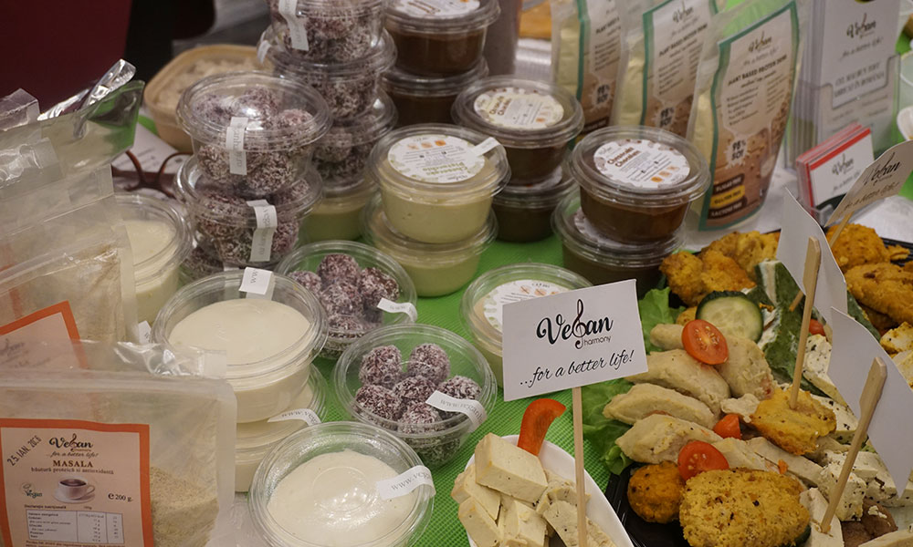 Cum a transformat o antreprenoare din Mureș pasiunea pentru alimentația vegană într-o afacere de succes
