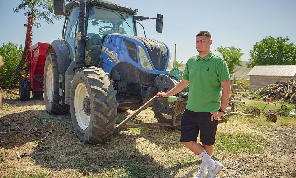 De la U650 la New Holland: Scrie viitorul agriculturii la Fârțănești, de pe băncile liceului