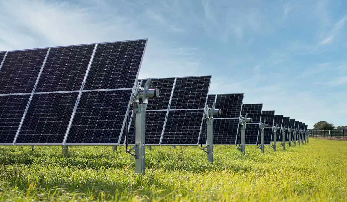 Fermierii și procesatorii pot accesa finanțare 100% pentru investiții în panouri fotovoltaice