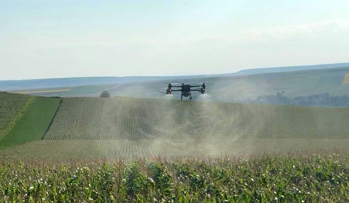 tratamente fitosanitare cu drone agricole