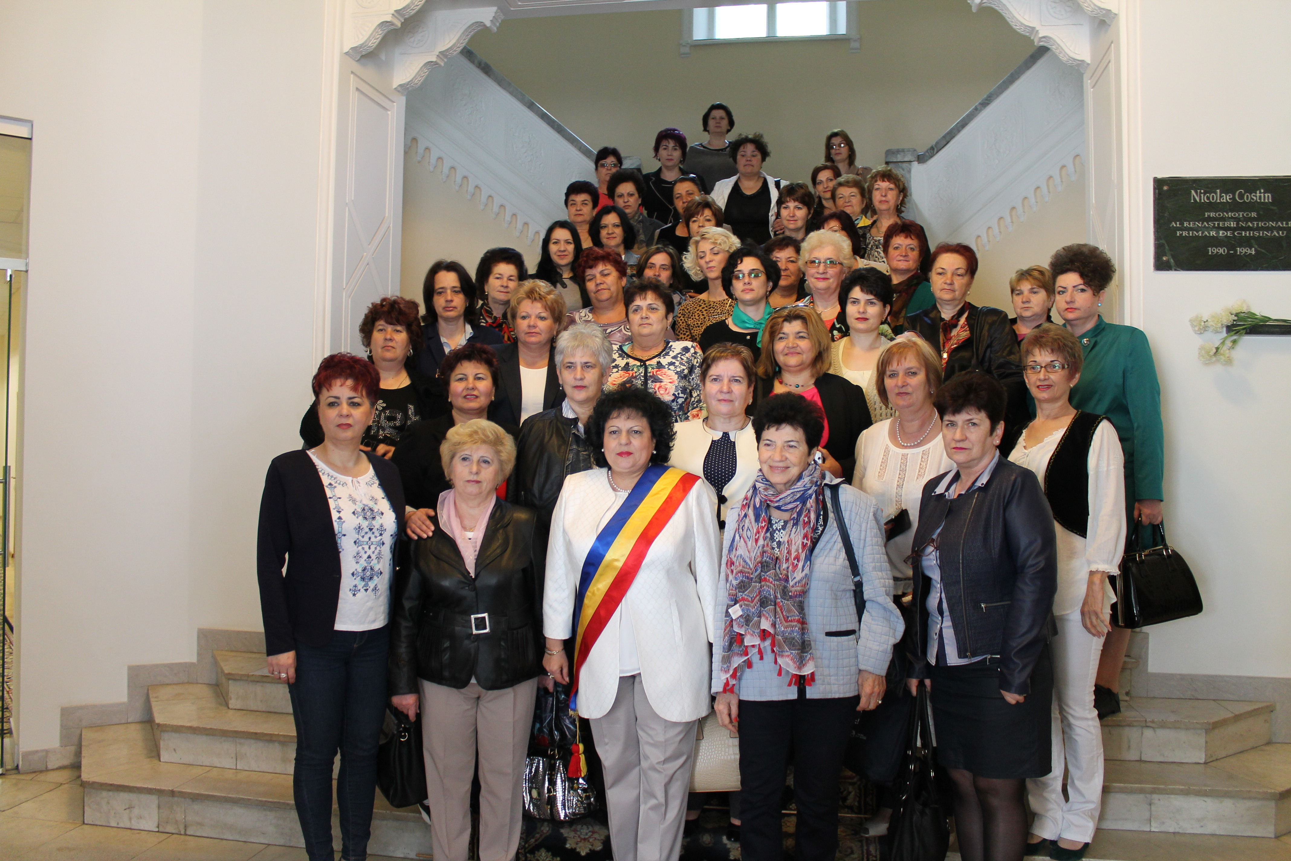 România promovează încă foarte puțin femeile în înalte demnități publice