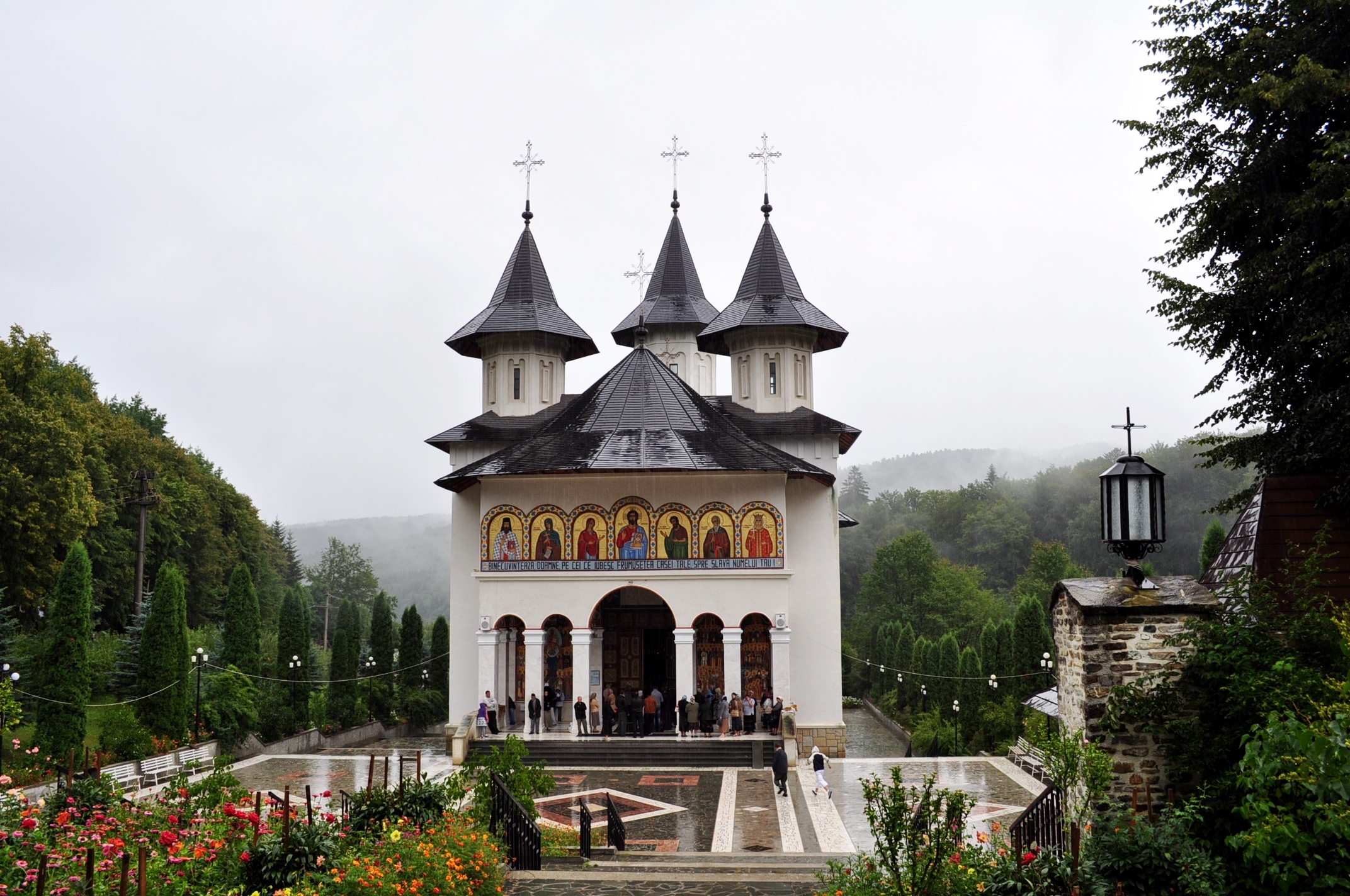 Sihăstria, de la schit la mănăstirea Părintelui Cleopa