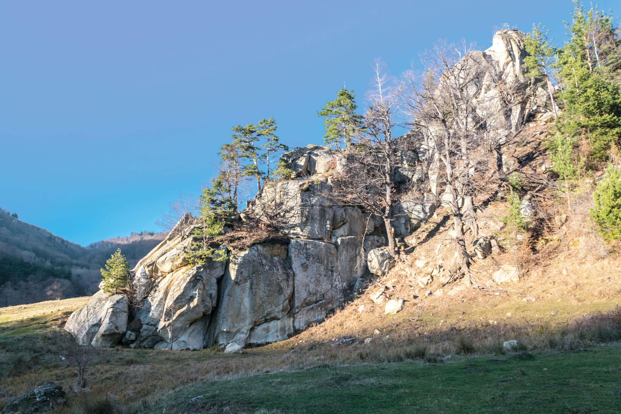 Schiturile rupestre de la Nucu
