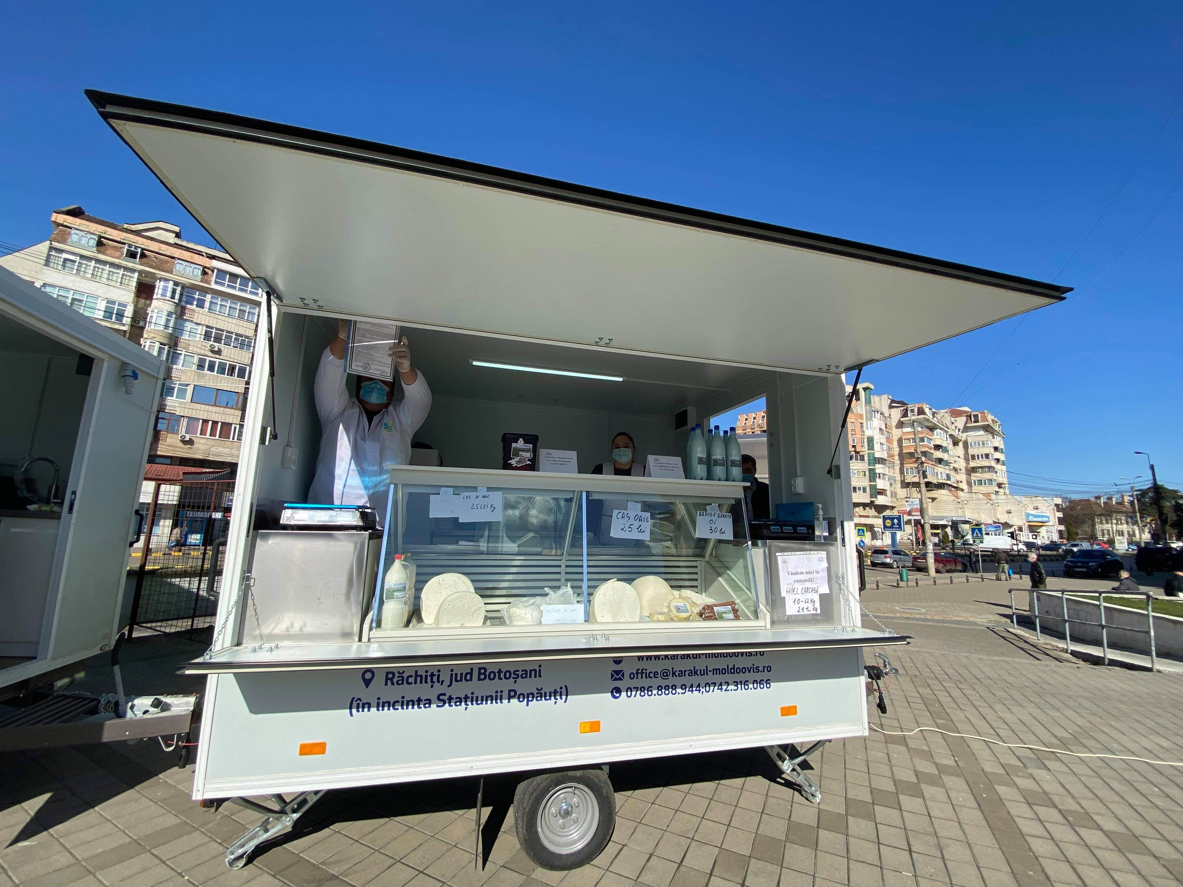 Piață volantă, inaugurată de crescătorii de ovine și caprine la Botoșani