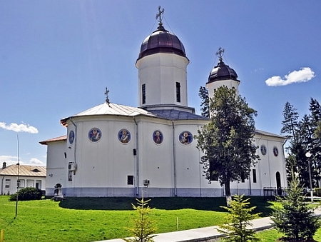 Mănăstirea Ţigăneşti, un „cuib“ secular de monahi