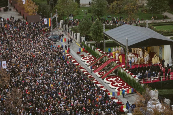 Bilanțul pelerinajului la Sfânta Parascheva 350.000 de oameni la evenimentele desfășurate la Iași