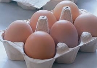 Ouăle: mai ieftine cu 50% la producători, mai scumpe de trei ori în magazine