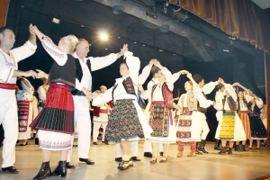 Dansul popular românesc se află pe mâini bune!