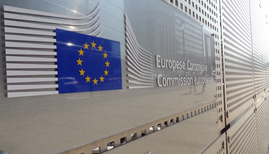 Comisia și Banca Europeană de Investiții aprobă o finanțare de 700 de milioane de euro în cadrul Planului de investiții pentru Europa